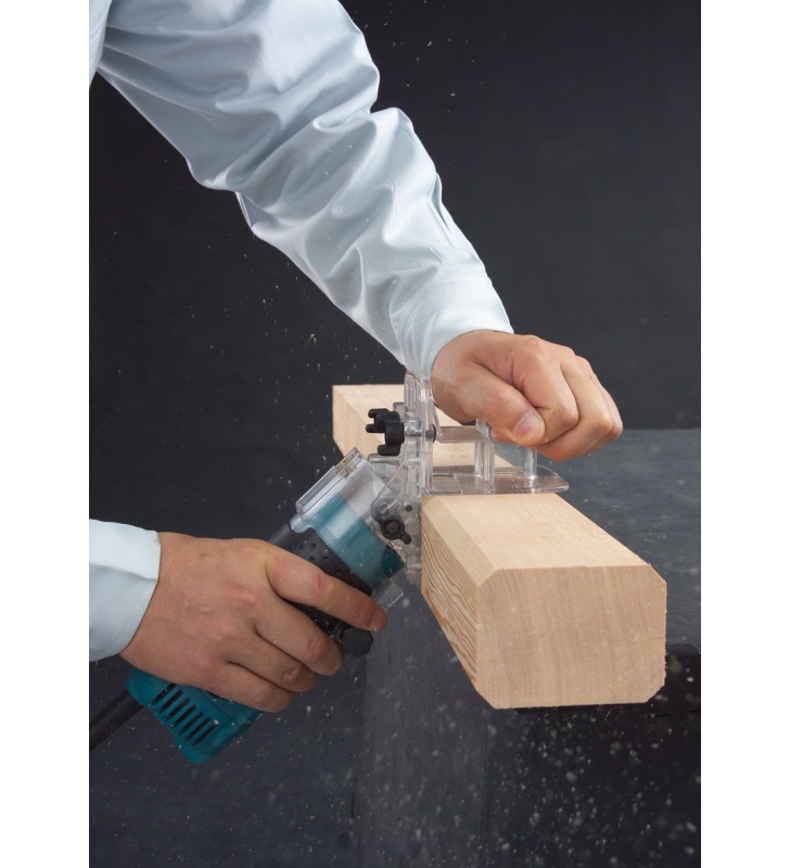 Makita - 3710 - Affleureuse 530W