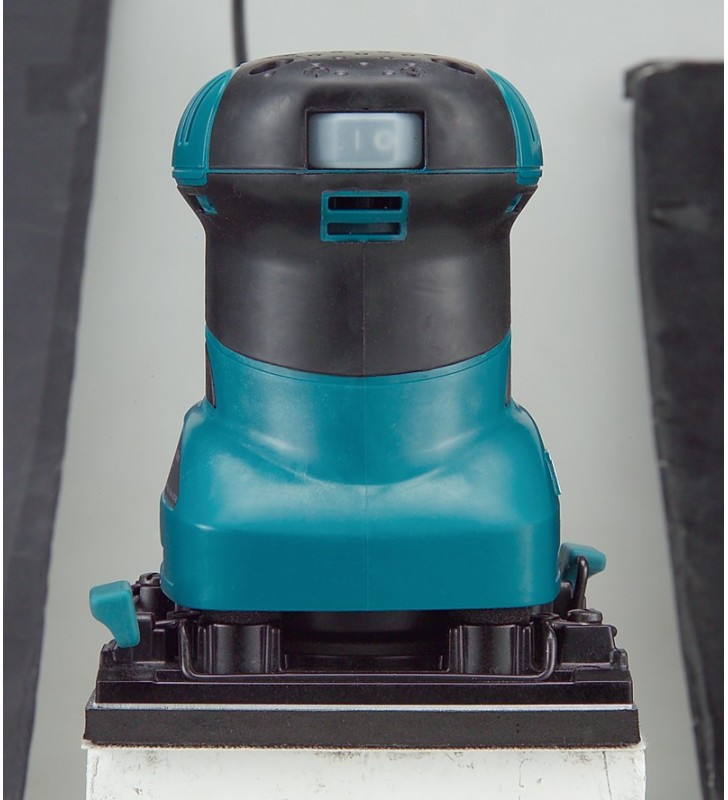 Makita - BO4555K - Ponceuse 112x102mm 200W