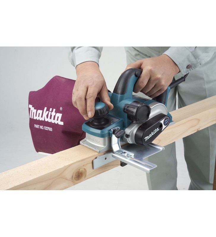 Makita - KP0810J - Rabot 82mm 850W