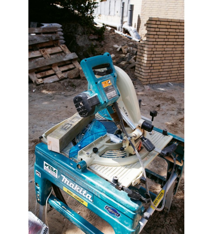 Makita - LF1000 - Scie sur table et à coupe d'onglet réversible 260mm 1650W