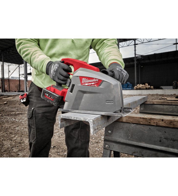 Milwaukee - 4933472110 - M18  FUEL™ Scie circulaire métal 66 mm compatible rail de guidage