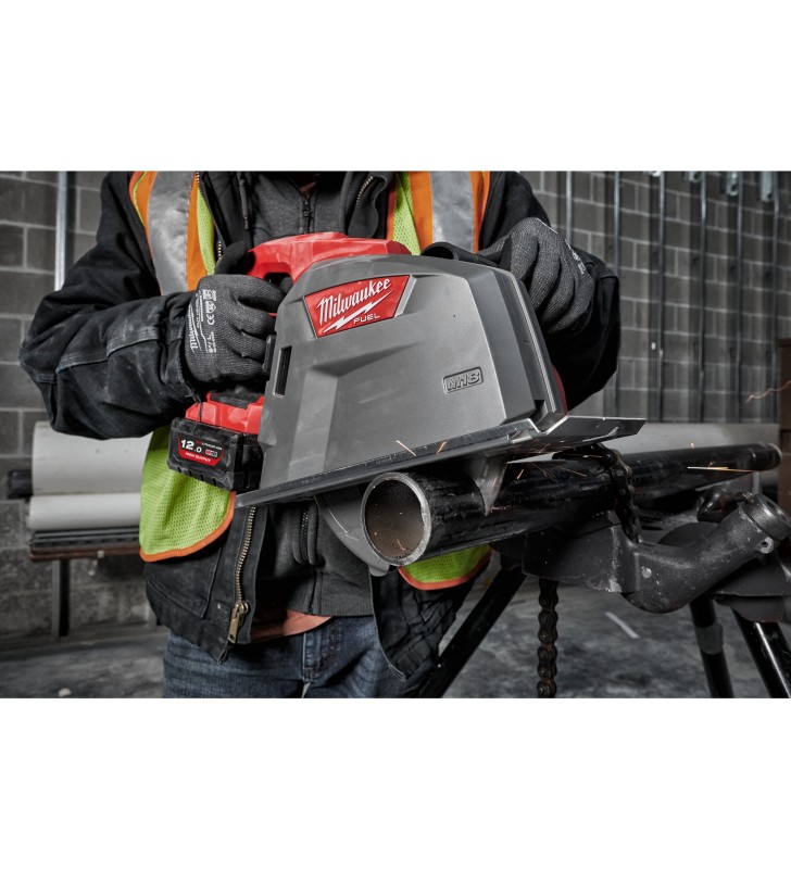 Milwaukee - 4933472111 - M18  FUEL™ Scie circulaire métal 66 mm compatible rail de guidage