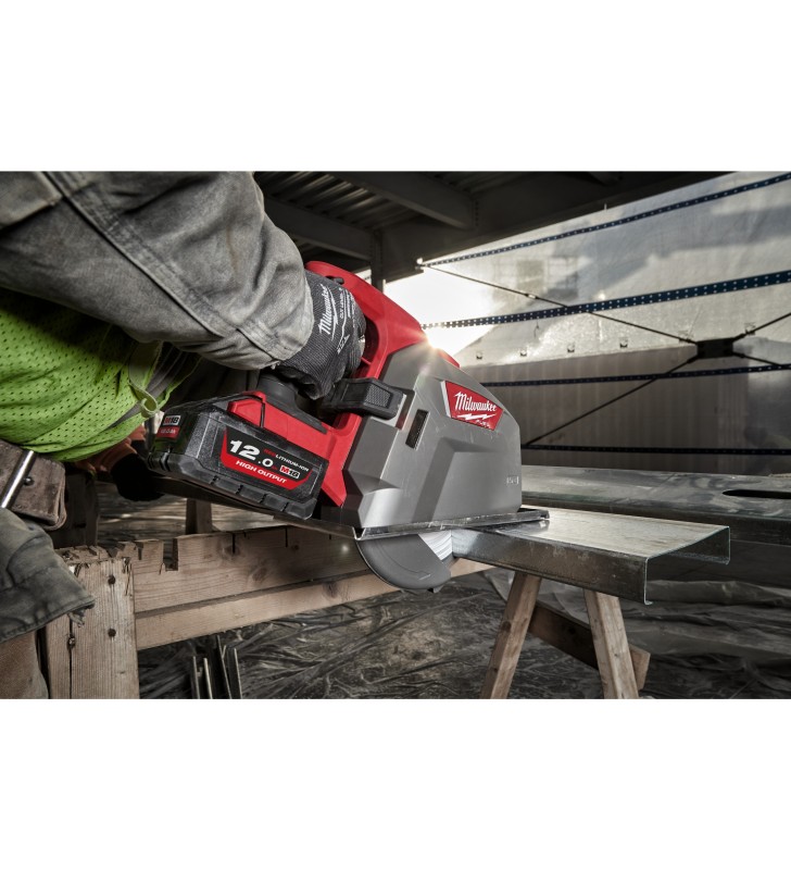 Milwaukee - 4933472111 - M18  FUEL™ Scie circulaire métal 66 mm compatible rail de guidage