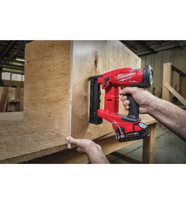 Milwaukee - 4933471940 - M18 FUEL™ Agrafeuse de finition