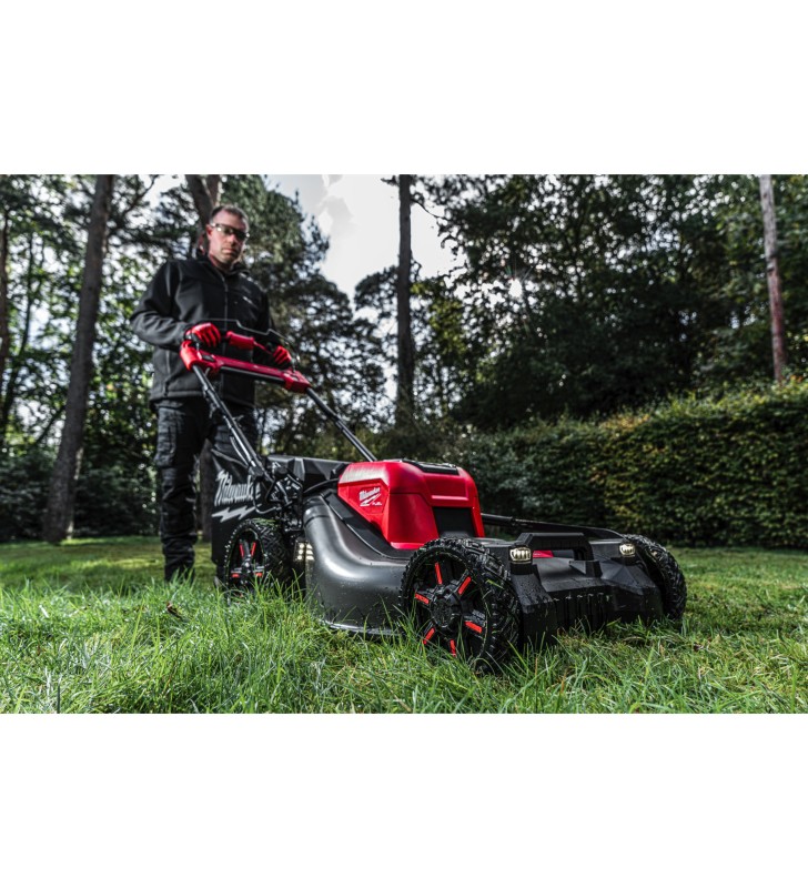 Milwaukee - 4933479584 - M18 FUEL™ Tondeuse à gazon autotractée 53 cm à double batterie