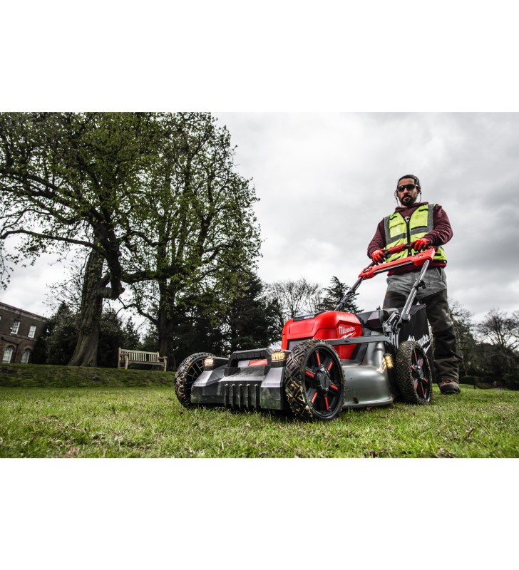 Milwaukee - 4933479584 - M18 FUEL™ Tondeuse à gazon autotractée 53 cm à double batterie