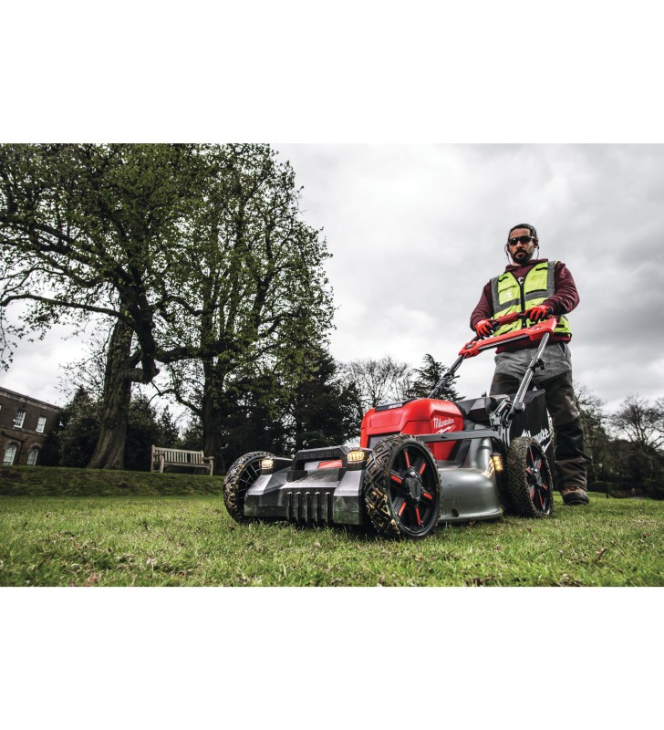 Milwaukee - 4933479585 - M18 FUEL™ Tondeuse à gazon autotractée 53 cm à double batterie