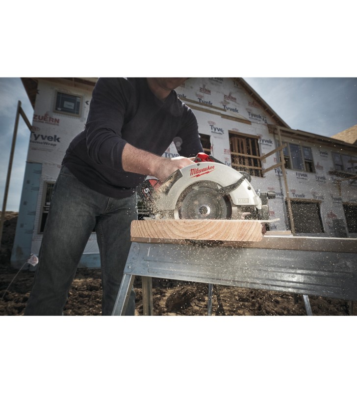 Milwaukee - 4933464590 - M18™ Brushless scie circulaire bois 66 mm